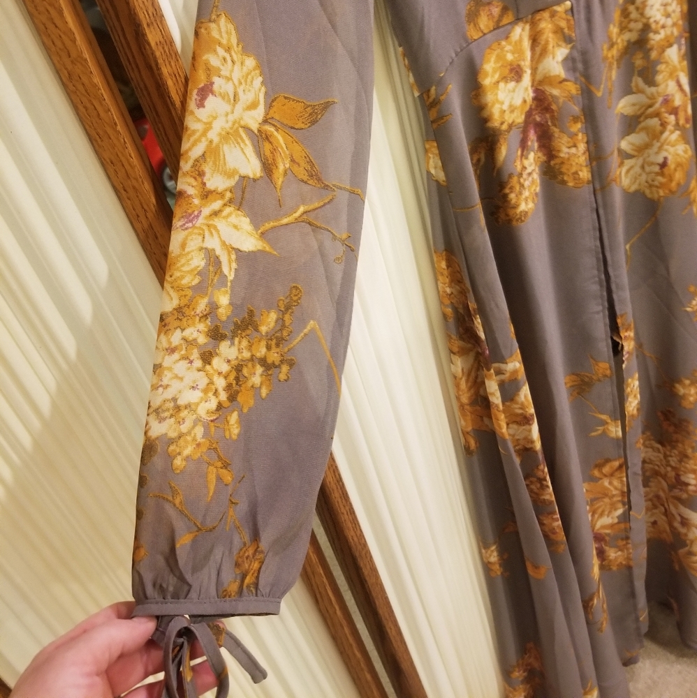 Lulu's Flowered Patterned Dress/Romper - Picture 3 of 6